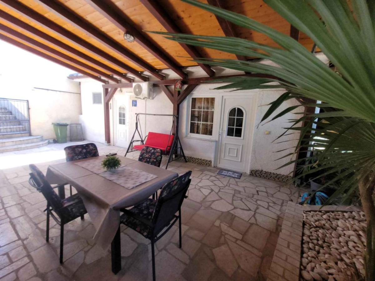 Apartment in Novi Vinodolski 15381 - B&B Novi Vinodolski