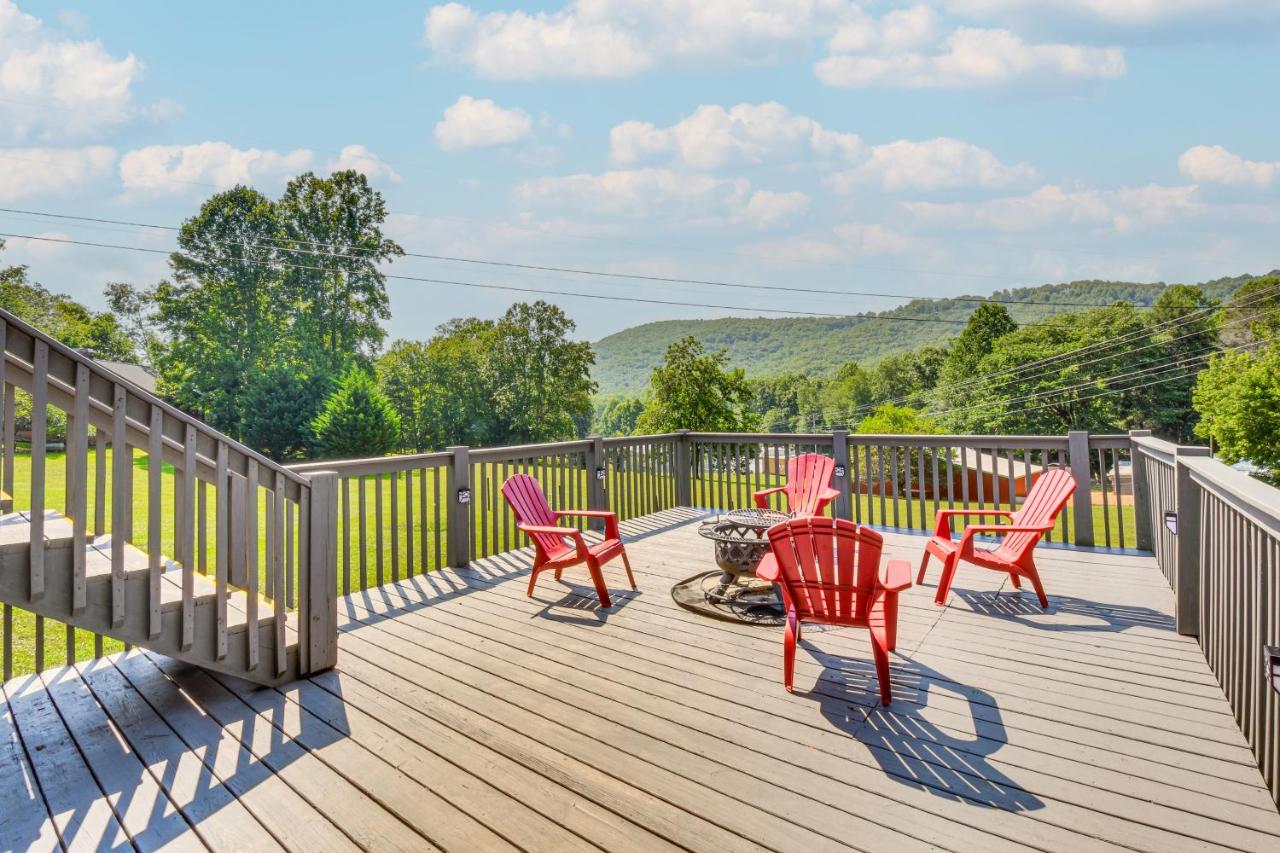 Hiawassee Cabin Near Lake Chatuge + AT Trailheads - Chambres d'hôtes Hiawassee