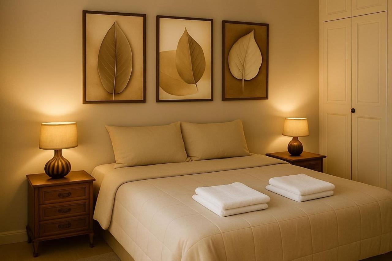 Suíte no Centro de Caxambu - Poucos metros do Parque (Promoção de Férias) - B&B