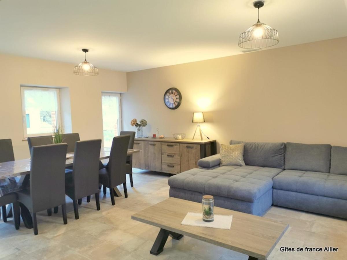 Gîte de Charme avec Terrasse Privative et Grand Jardin près du Parc Le Pal - FR-1-489-339 - Ferienwohnung Thiel-sur-Acolin