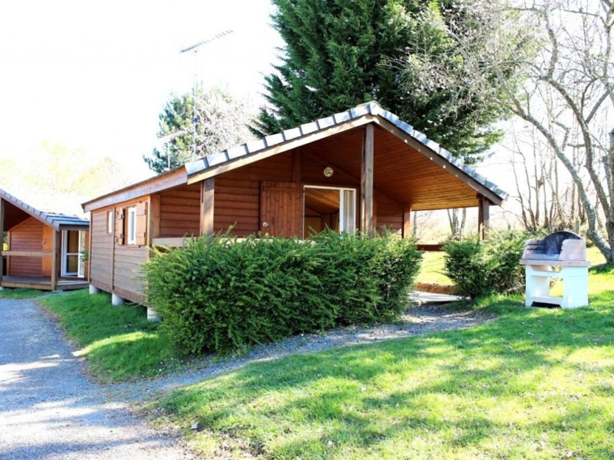 Charmant Chalet Familial avec Terrasse et Activités d'Été - Camping 2 Étoiles - FR-1-489-400 - B&B