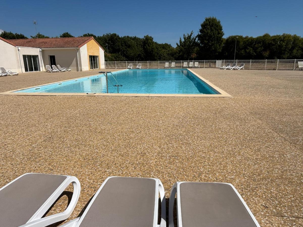 Maison 2 chambres au calme avec piscine, proche plages et commerces - FR-1-197-484 - B&B