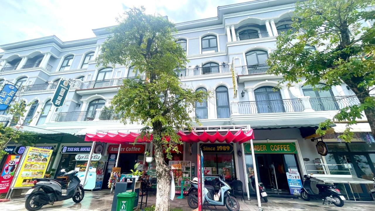 Amber 2 Hotel & 1989 Vinwonder Safari - B&B Koh Trol