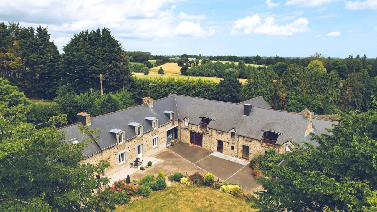 Domaine de La Ville Suzanne - Chambres d'hôtes, Roulottes et Cabanes - B&B