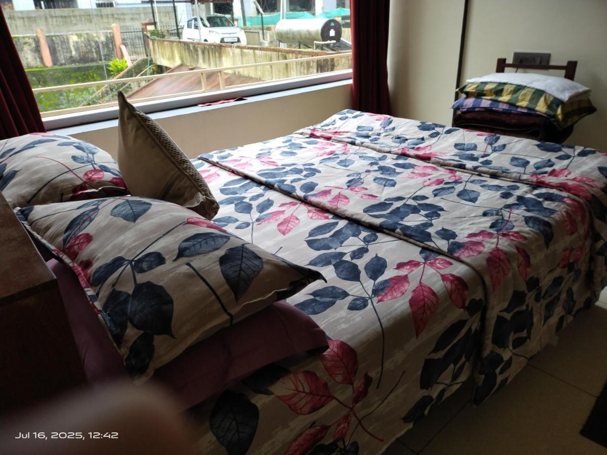Chaithra residency - Ferienwohnung Madikeri