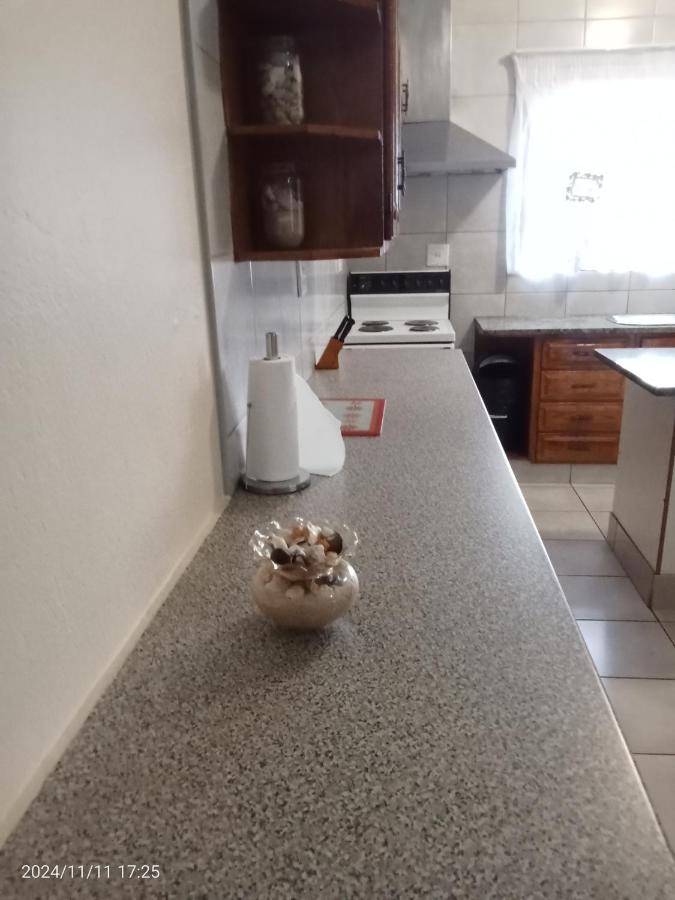 Turning Point Haven Esther Park Cottage - Chambres d’hôtes Kempton Park