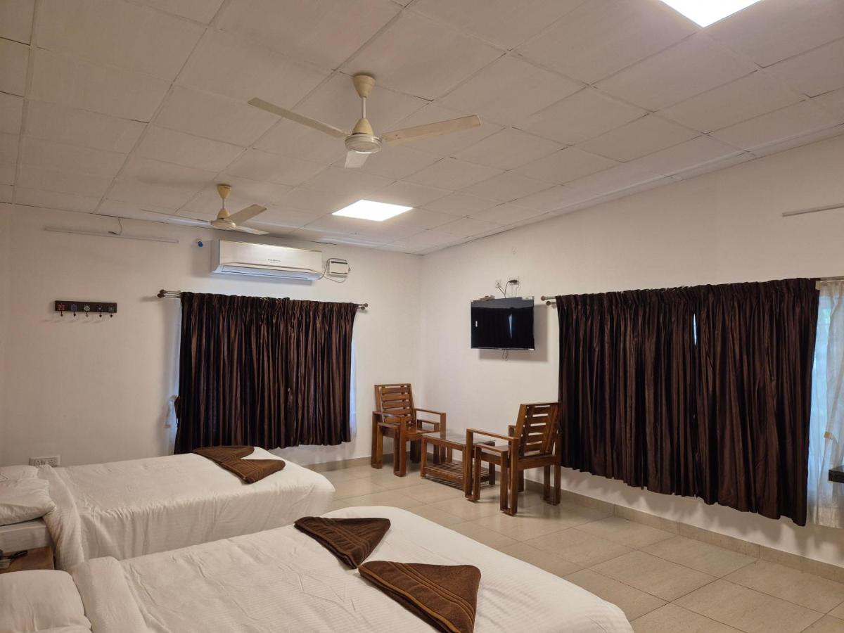 Deluxe Family Room