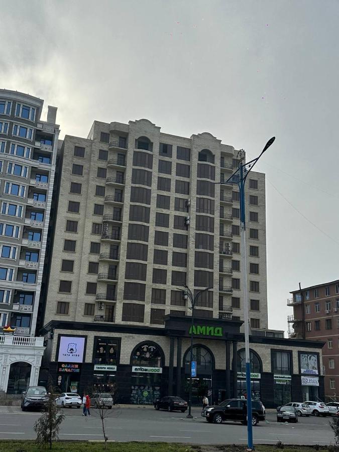 Spacious 3-Room Apt - Bed and Breakfast Choedzjand