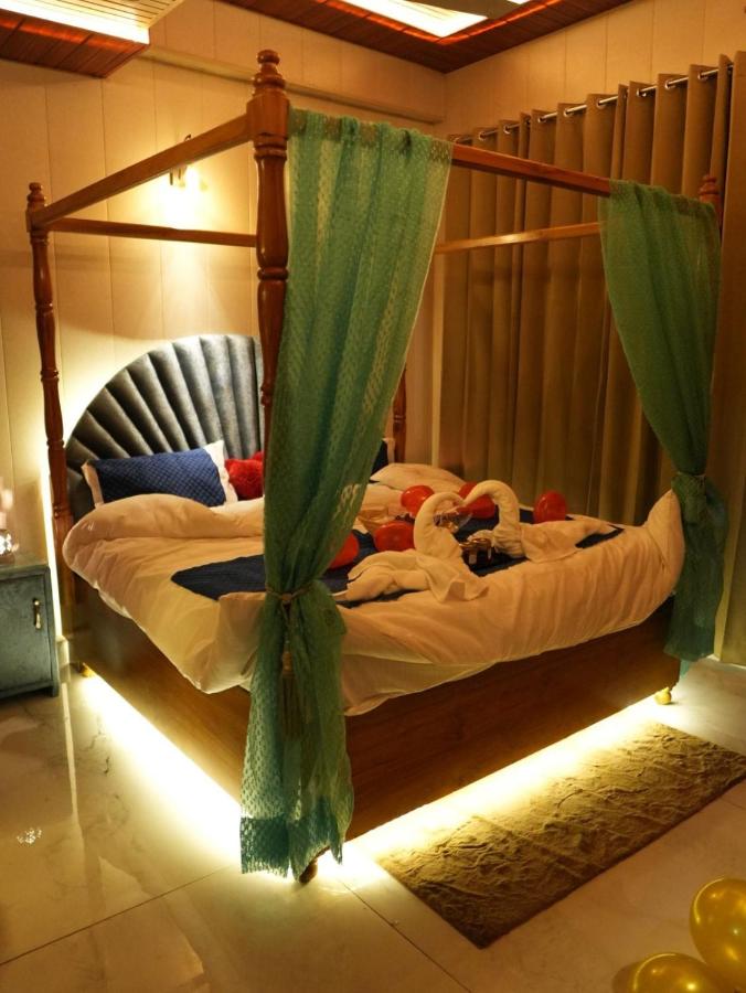 King Room with Spa Bath