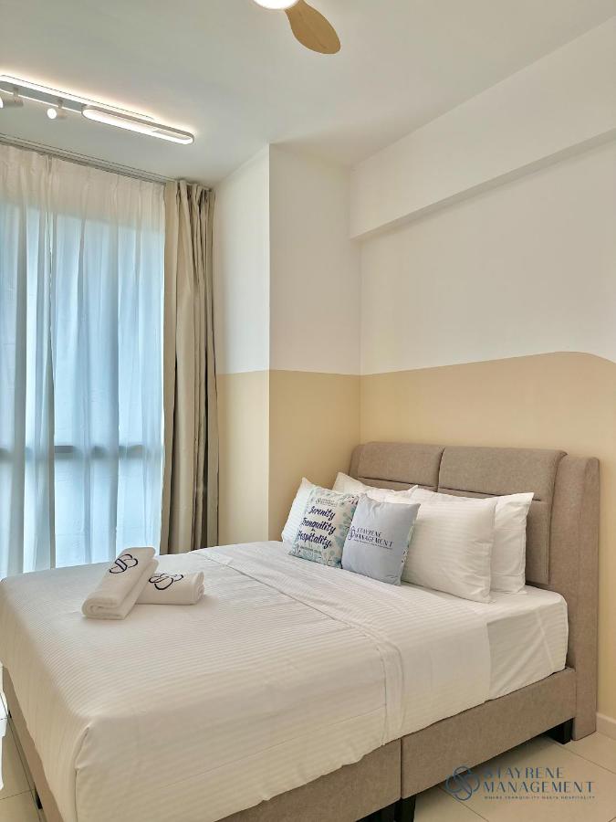 Two-Bedroom Apartment with Lake View