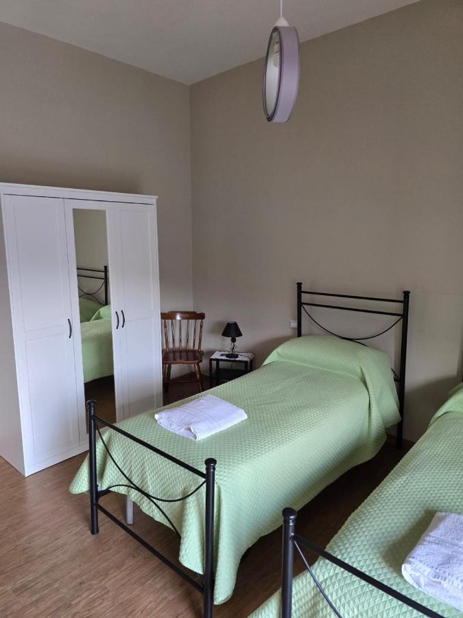 Camera Doppia con Letti Singoli con Bagno Privato 
