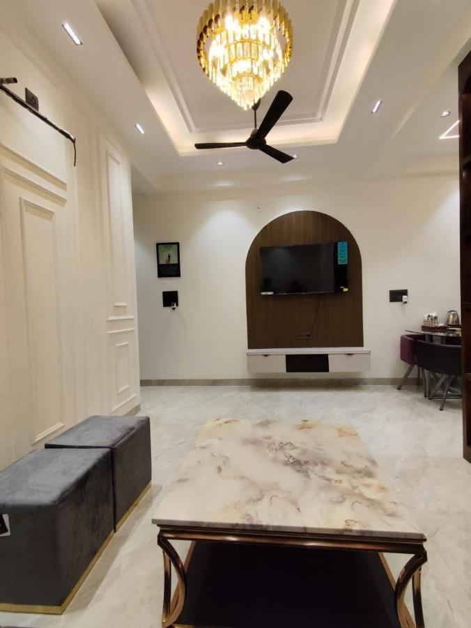Homlee-Diamond 2BHK Lift-Parking-Max Vaishali - B&B