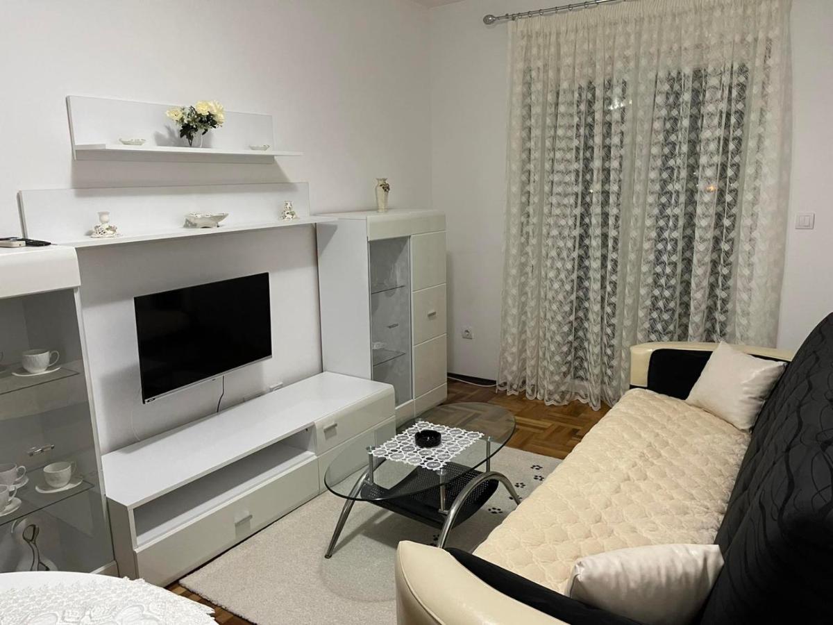 Apartman Helena - B&B