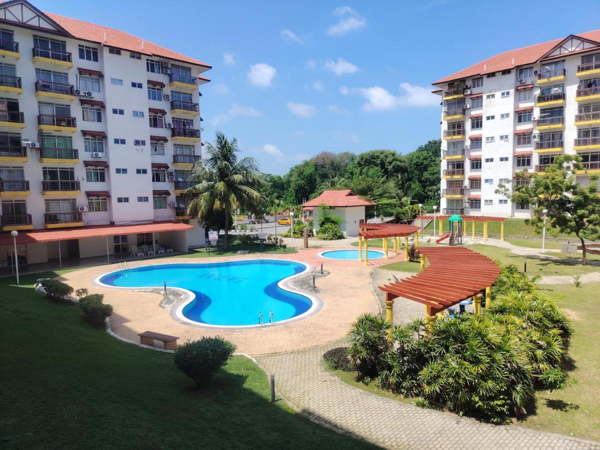 Bayu Biru 2 Bedroom Unit Pool View Balcony - Ferienwohnung Kampung Tanah Merah