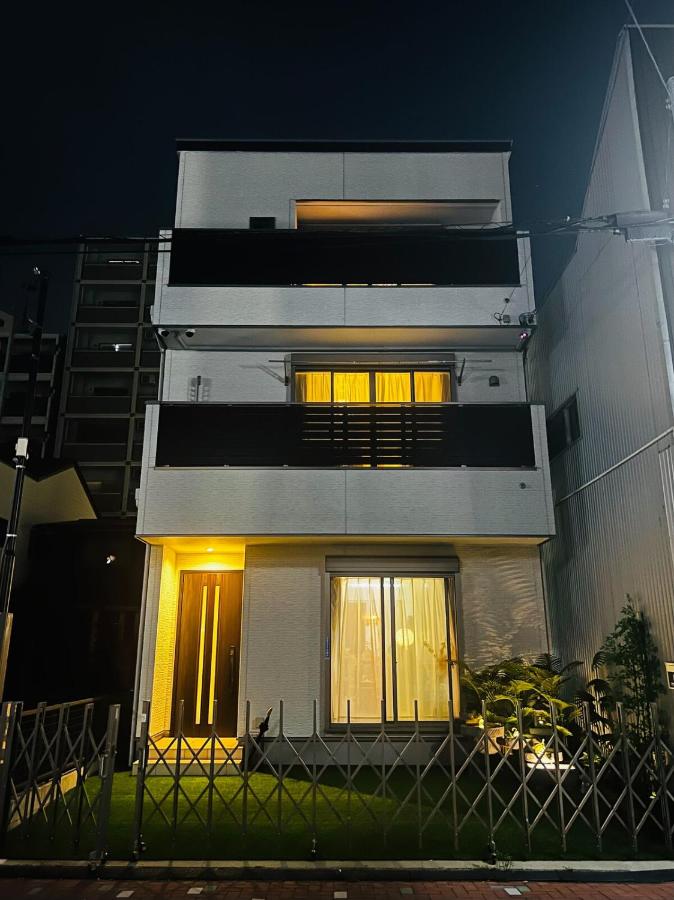 Wa Nagoya Station Business District Downtown 3-story Luxury House with Courtyard Garden 3 Bathrooms 2 Bathrooms 2 Parking Lots - Bed and Breakfast Nagoya