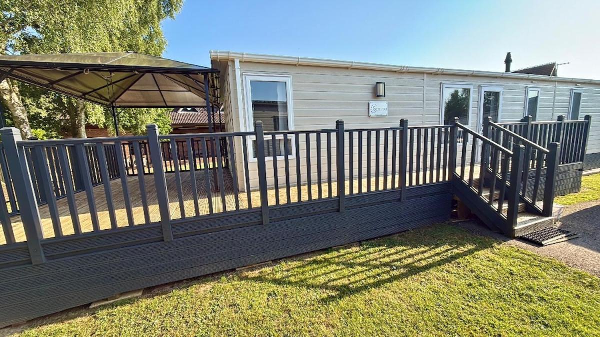 Golfing & Family Breaks in Luxury Lodge - B&B