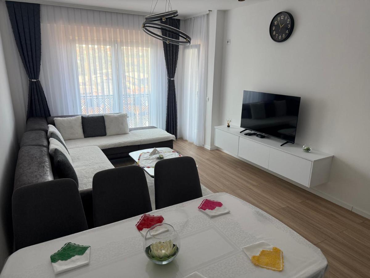 Erina Luxury Apartments - Free Parking - Ferienwohnung Pristina