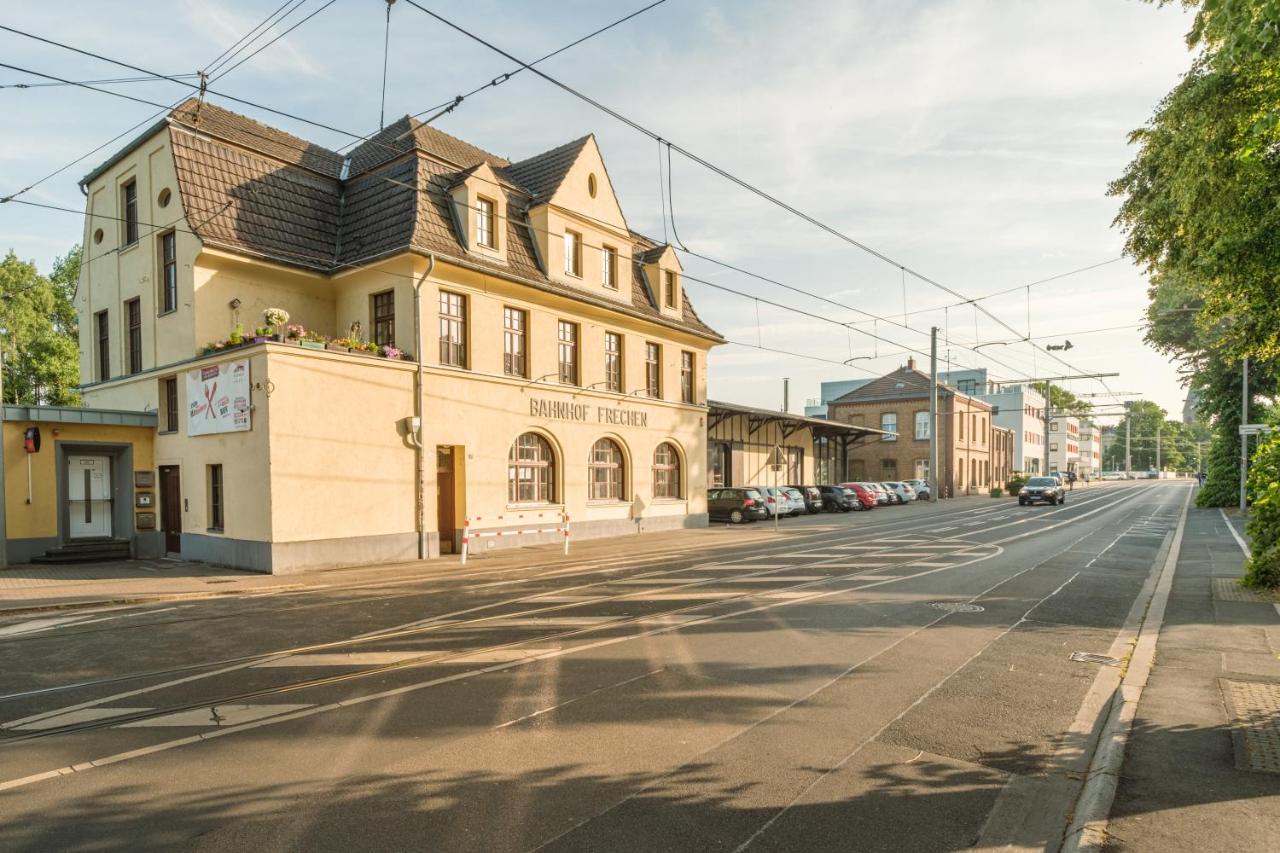 Rhein Haven Appartment für bis zu 12 Gäste im historischen Bahnhofsgebäude - B&B
