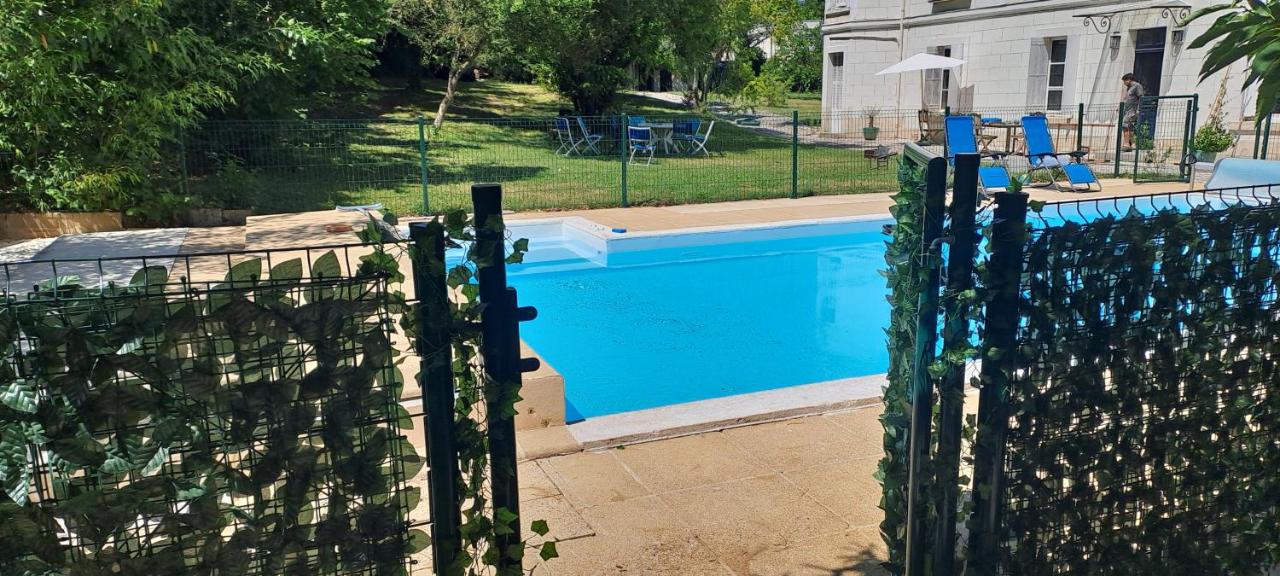 TourTour in the Loire Valley poolside Chalet - B&B