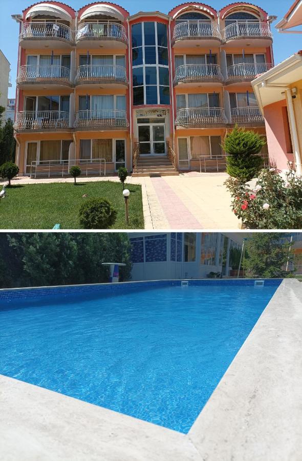 Sunny House Apartments & Pool - B&B Kranevo