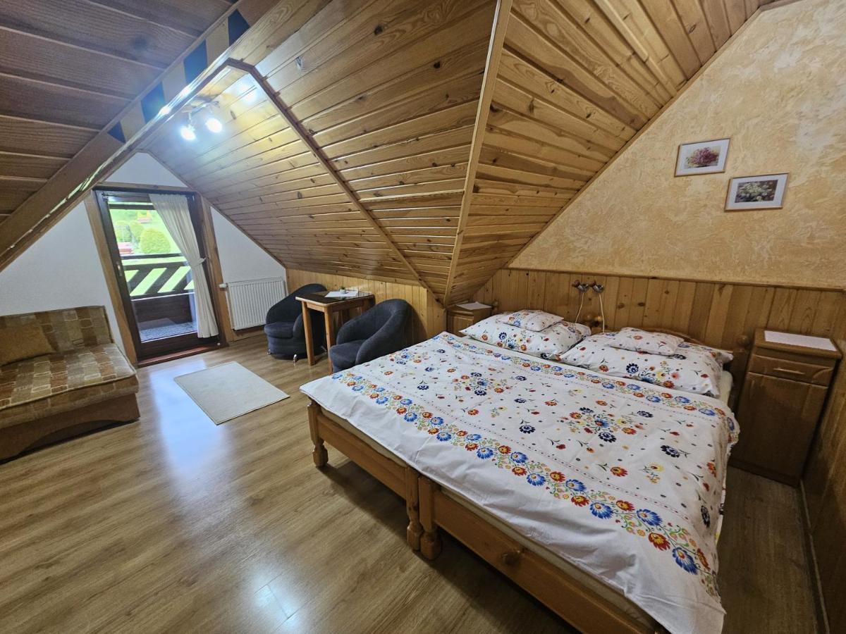 Familienzimmer mit Bergblick