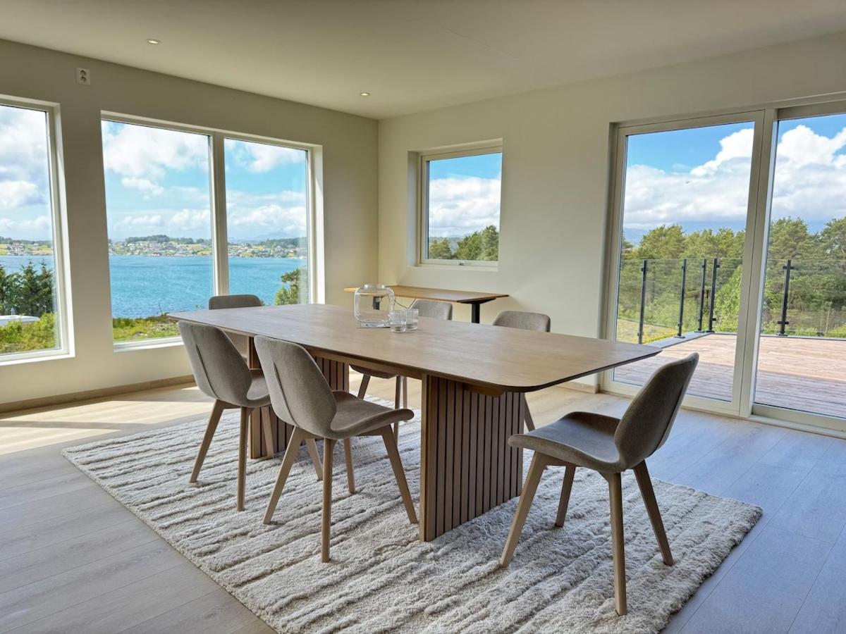 Exclusive penthouse apartment near the sea and nature - Sæbøvik - Bed and Breakfast Sæbøvik
