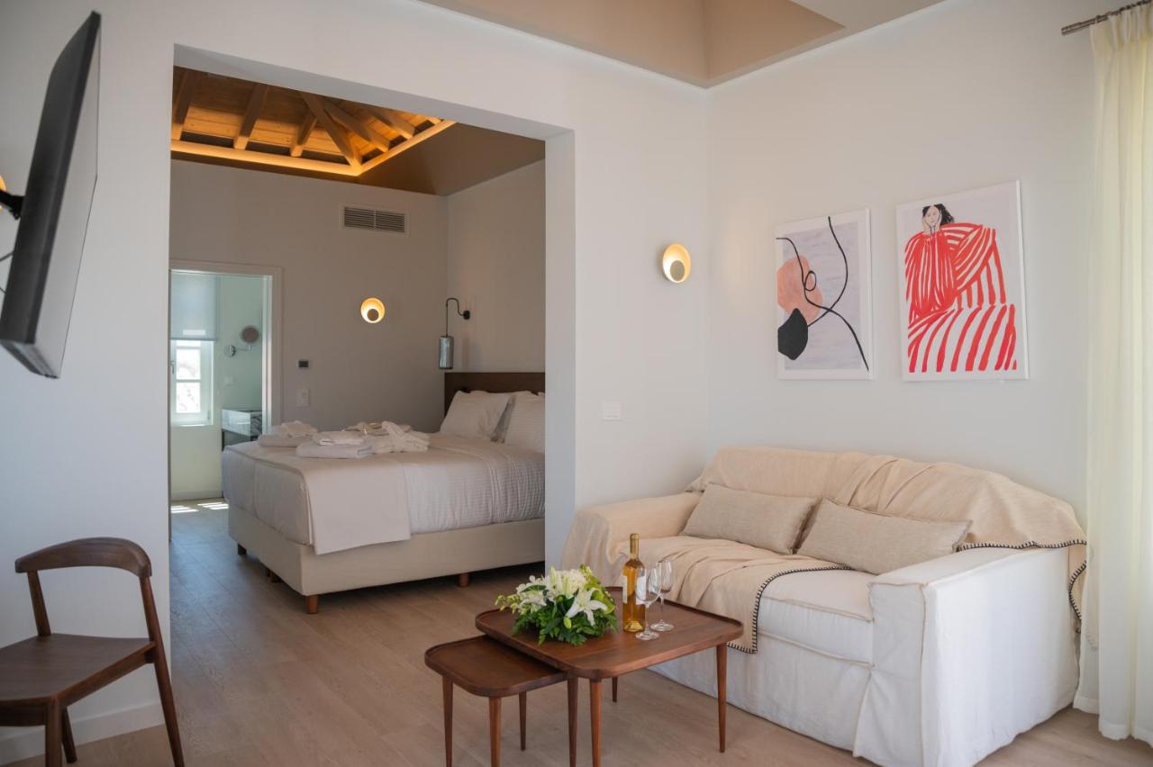 Deluxe Suite with Sea View