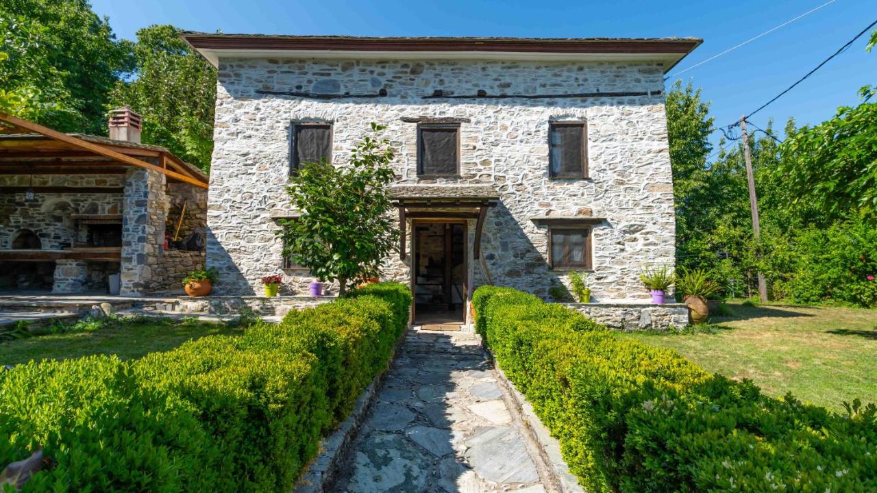 Μountain Whispers - B&B Mouresi