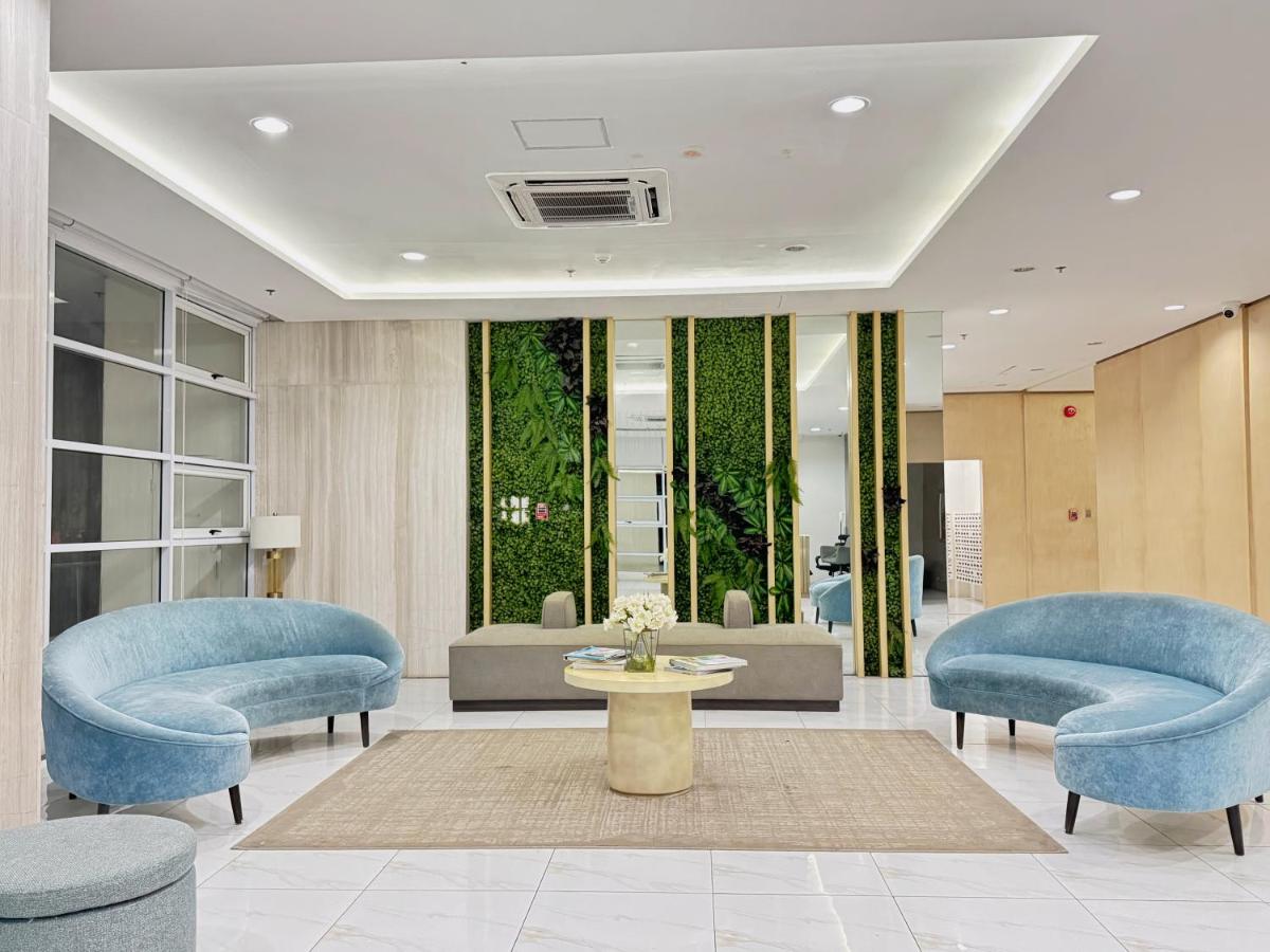 CDO Spacious 1 BR Corner Condo in front of Limketkai Mall - B&B