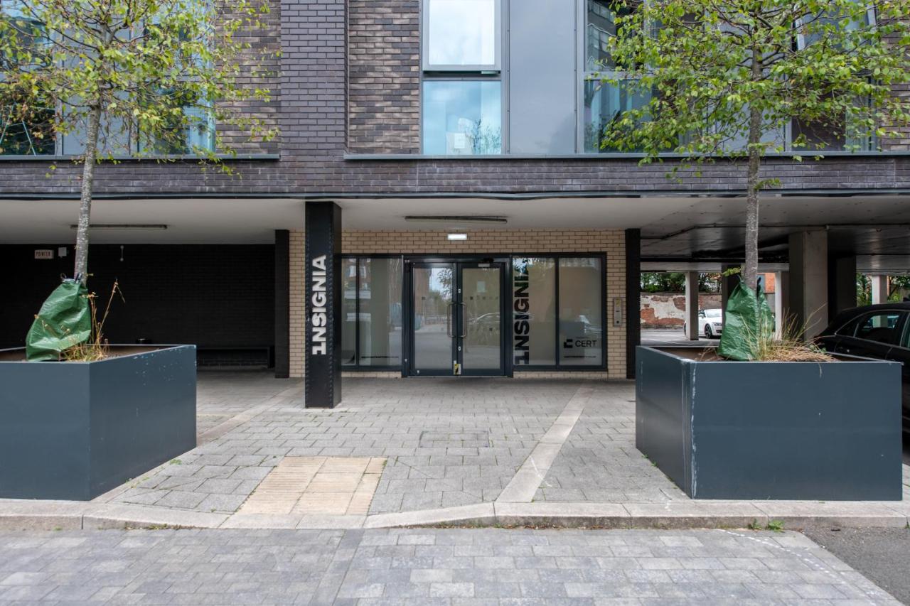 2-Bed Flat in Sports Hub - Walk to MUFC & Cricket - B&B