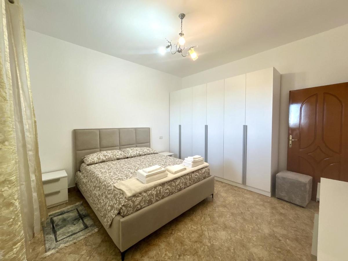 Appartamento con 2 Camere da Letto e Balcone
