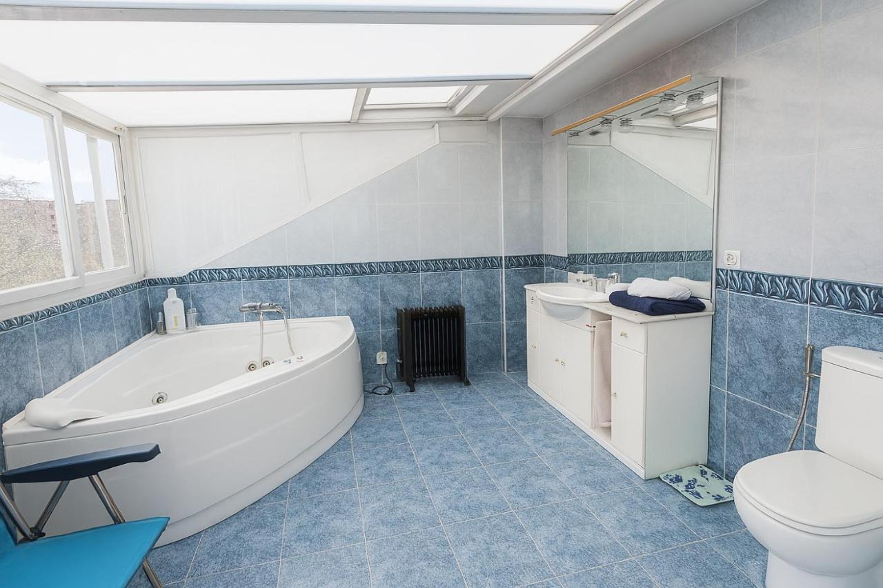 Victors Rooms - Habitaciones Privadas en mi Acogedor Chalet - Bed and Breakfast Madrid