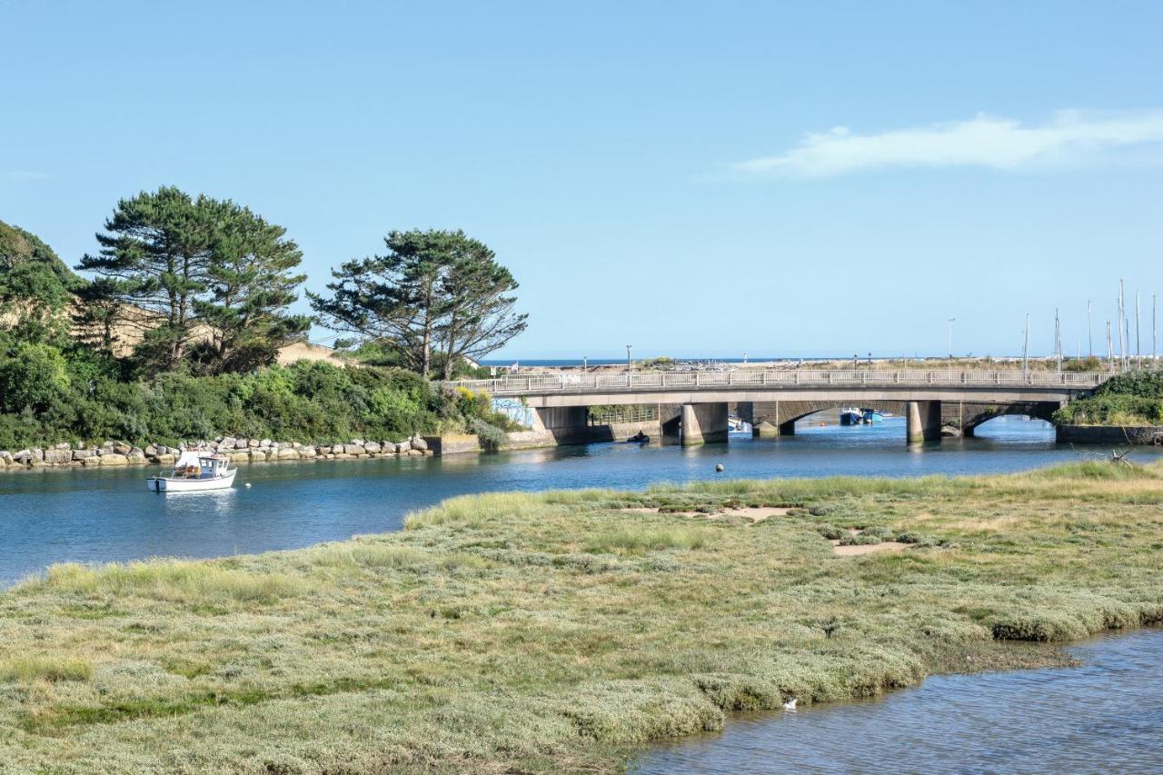 River View - Prime River Front Location - B&B Seaton