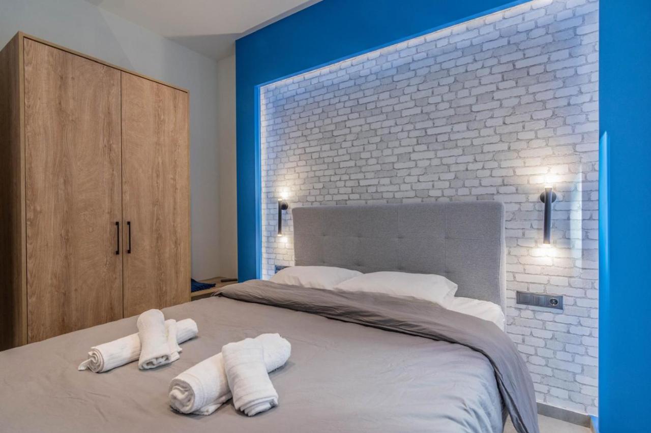 One-Bedroom Apartment with Garden