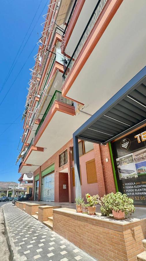 Bari Sea View Apartment - Bed and Breakfast Sarandë