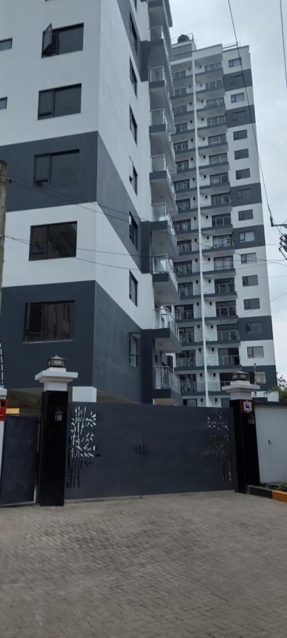 Blume Homes - One bedroom apartment in Westlands - Short walk to Sarit and Westgate Mall - B&B Nairobi