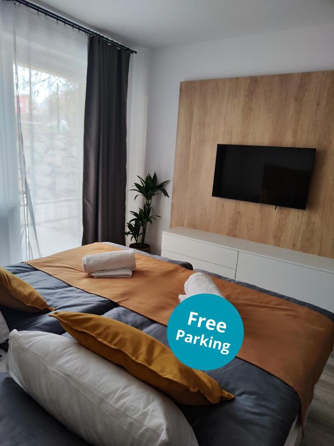 One-Bedroom Apartment with Balcony