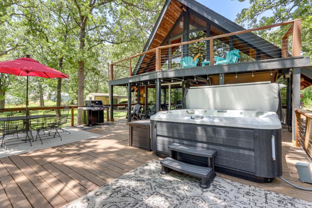 Furnished Deck and Lake Access Fairland Log Cabin - Ferienwohnung Fairland