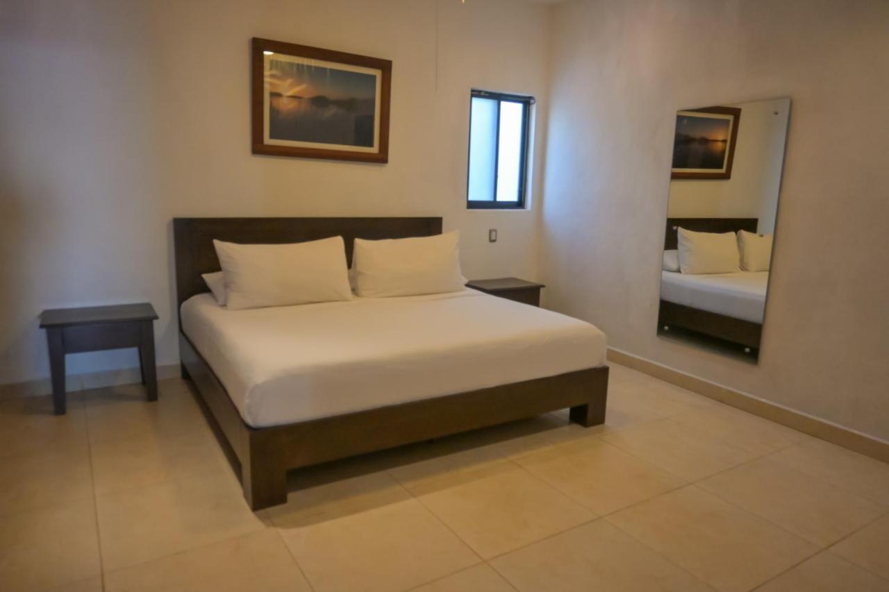 One-Bedroom Apartment with Sea View and Balcony