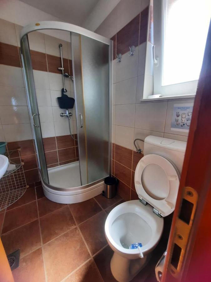 Sunny apartment Nada 2 guests #1 Tisno - B&B