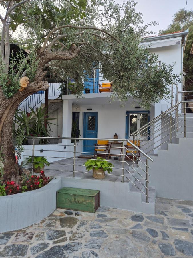 Trikeri Inn - B&B