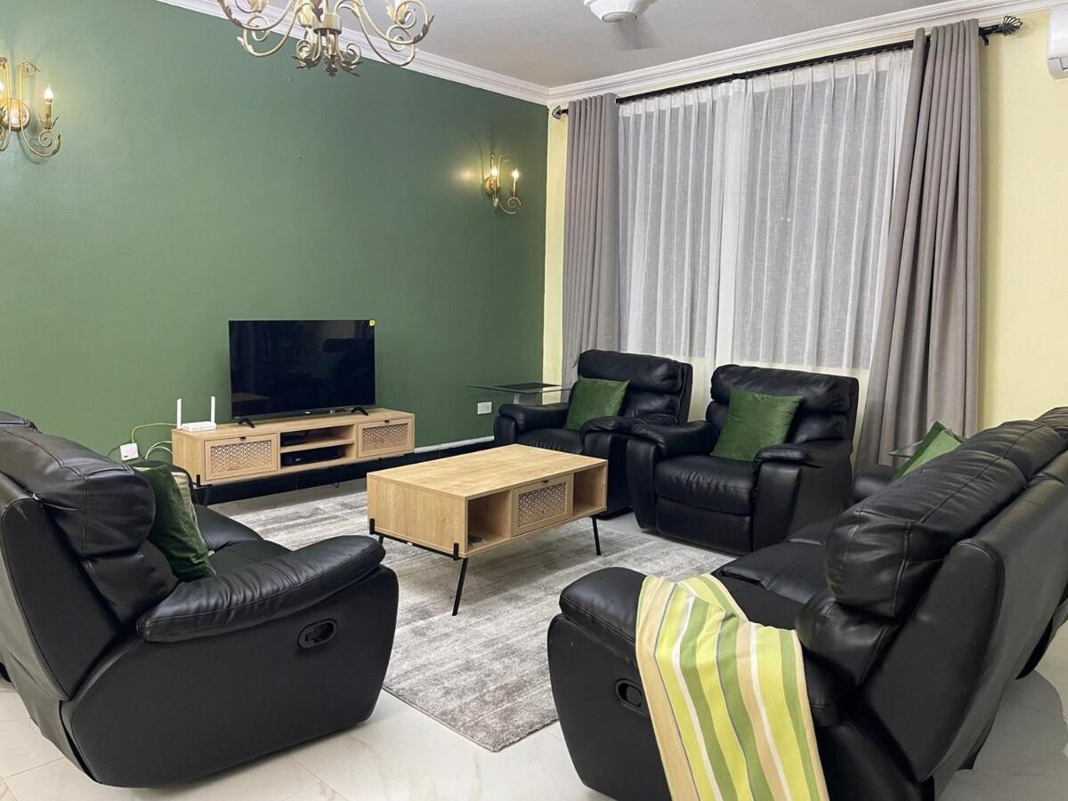 The Botanical Bliss - B&B Dar es Salaam