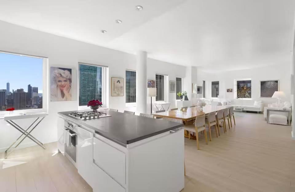 Manhattan Exclusive Apartment Midtown NYC Luxury Penthouse Sleeps 8 - B&B