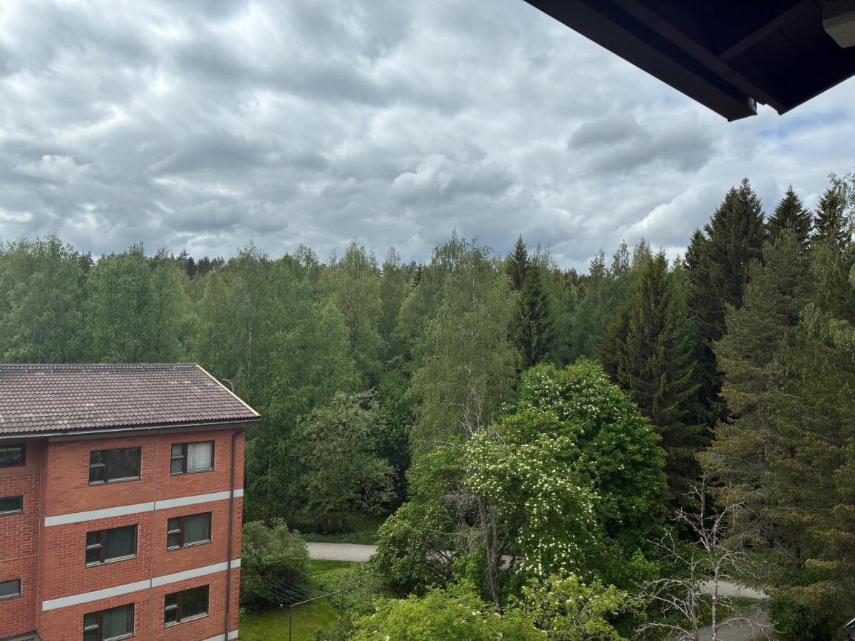 Viihtyisä kaksio ilmaisella parkkipaikalla - B&B