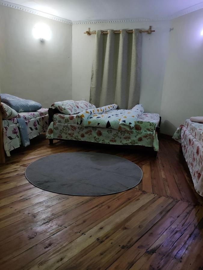 Familiekamer met Gedeelde Badkamer