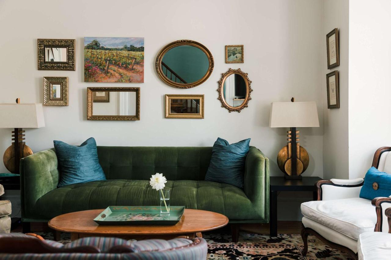 The County Queen - Historic Home in Picton - Chambres d’hôtes Picton