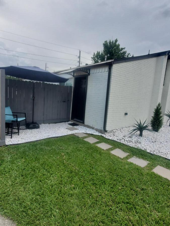 Cozy and Private Room In Spring Near IAH Airport - B&B