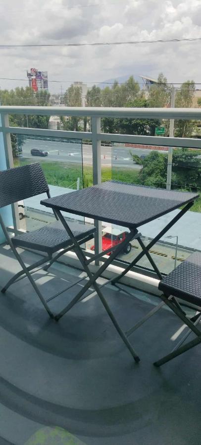 Studio in Azure with Arayat View - Bed and Breakfast San Fernando