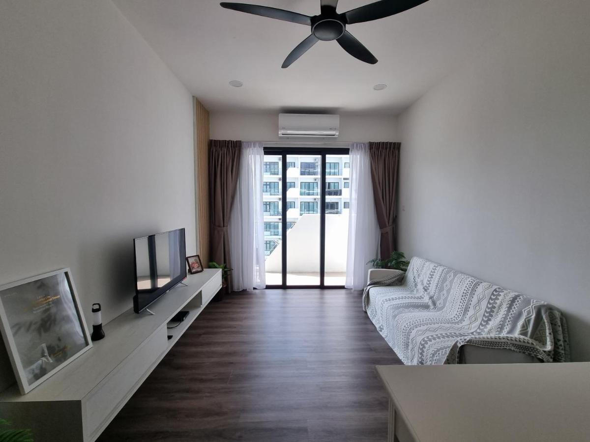 Happy Homestay - Bed and Breakfast Kuching