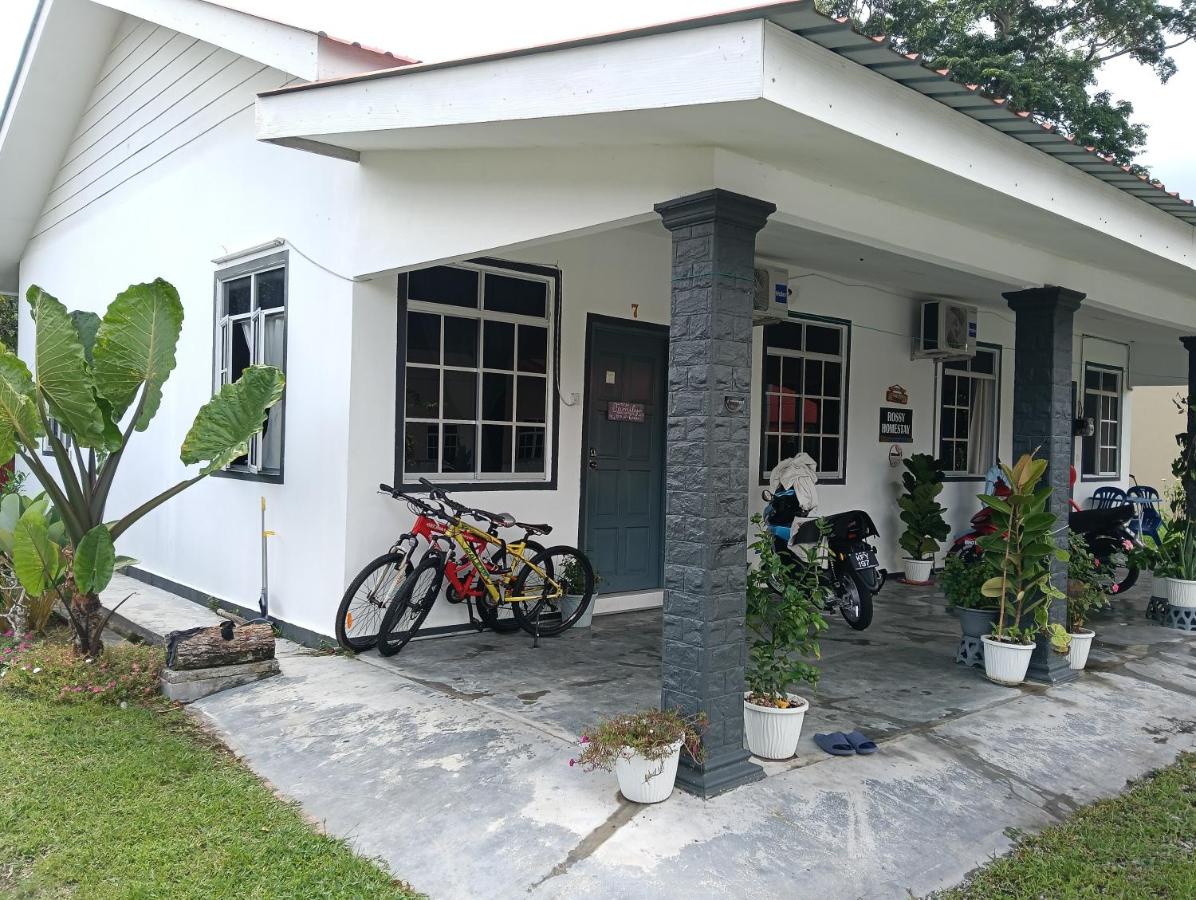 Rossy Homestay - B&B
